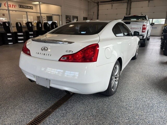 2009 Infiniti G37 x Coupe photo 2