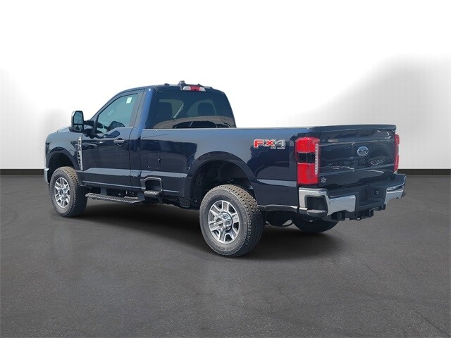 2025 Ford F-350 XLT photo 3