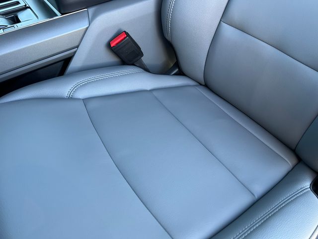 2025 Ford F-150 Lightning Flash - Photo 14