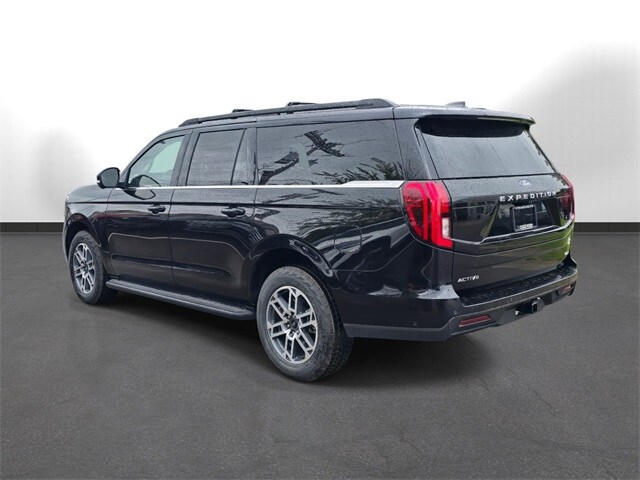 2025 Ford Expedition MAX photo 3