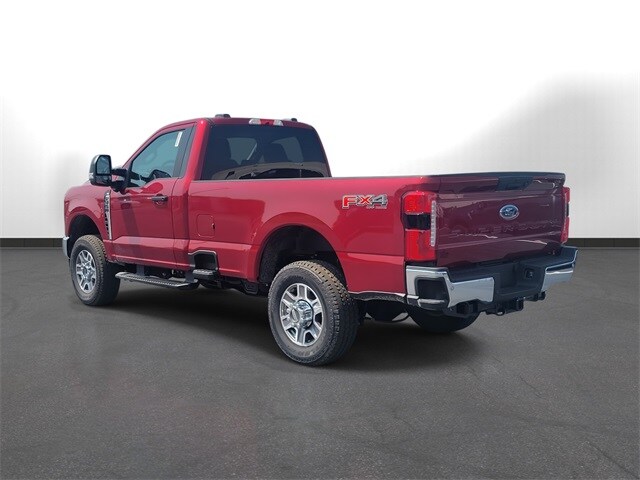 2025 Ford F-350 XLT photo 3