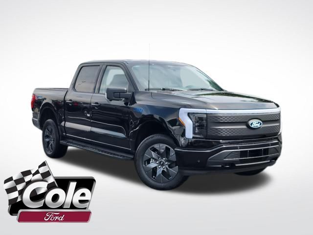 2025 Ford F-150 Lightning Flash's photo
