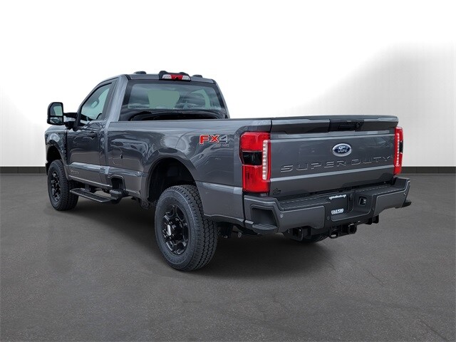 2025 Ford F-250 photo 3