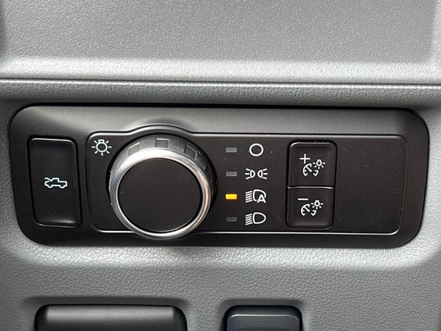 2025 Ford F-150 Lightning Flash - Photo 23