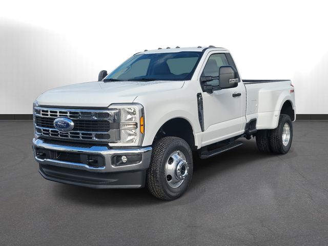 2026 Ford F-350 XLT photo 3