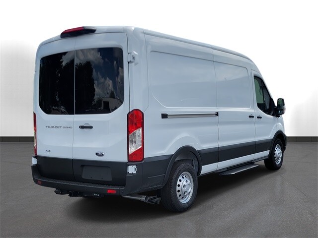 2025 Ford Transit photo 4