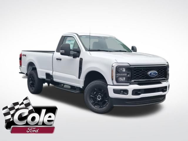 2025 Ford F-350 Super Duty XL's photo