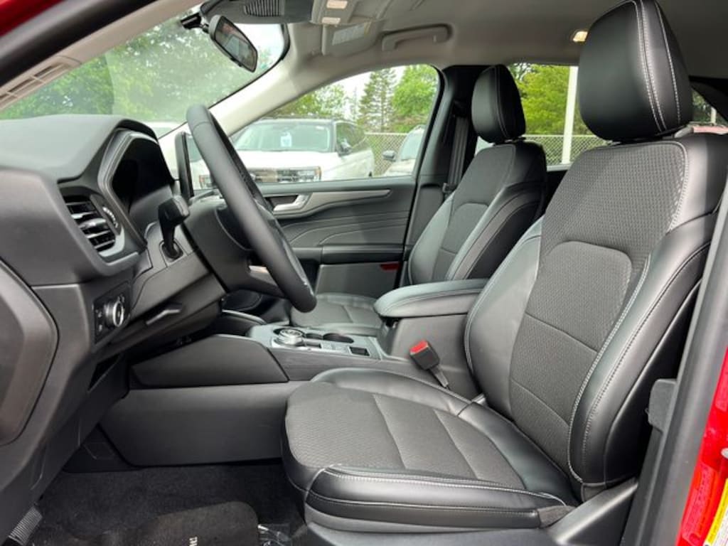 New 2024 Ford Escape Base SUV