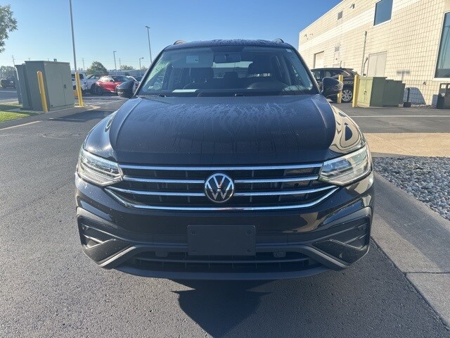 2022 Volkswagen Tiguan S photo 2