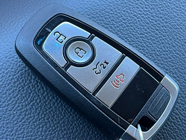 2025 Ford F-150 Lightning Flash - Photo 36