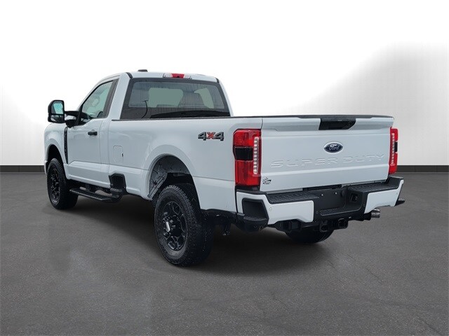 2025 Ford F-350 XL photo 3