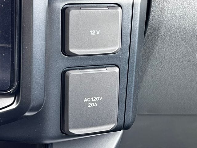 2025 Ford F-150 Lightning Flash - Photo 32