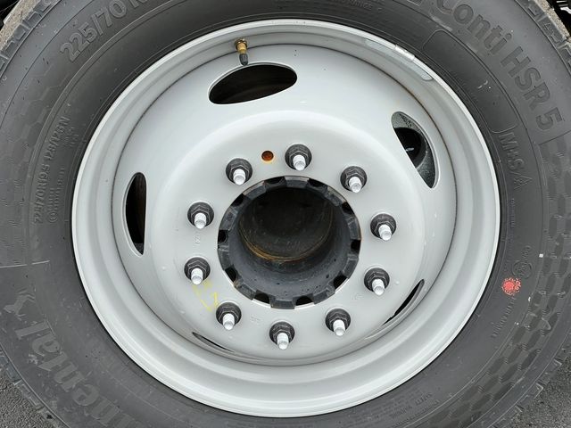 2025 Ford F-450 Super Duty Chassis Cab XL - Photo 5