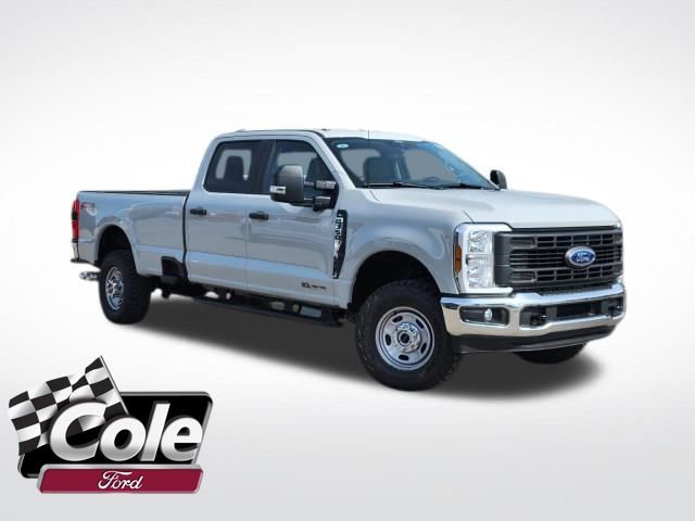 2025 Ford F-350 Super Duty XL's photo