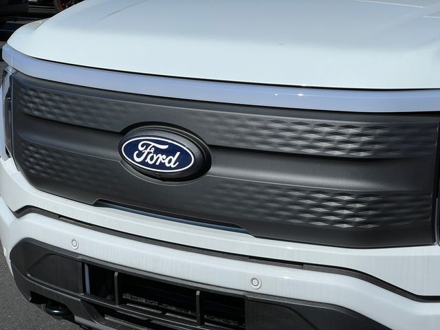 2025 Ford F-150 Lightning Flash - Photo 44