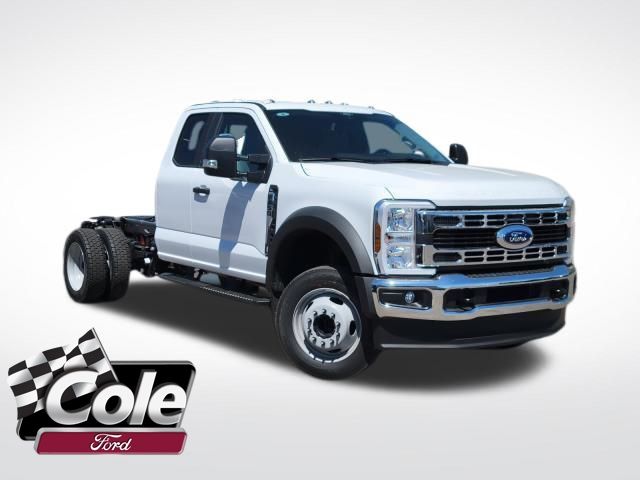 2025 Ford F-450 Super Duty Chassis Cab XL's photo