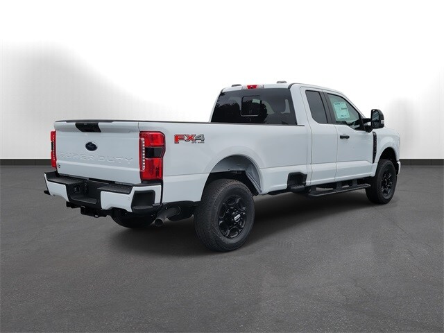 2025 Ford F-350 XL photo 4