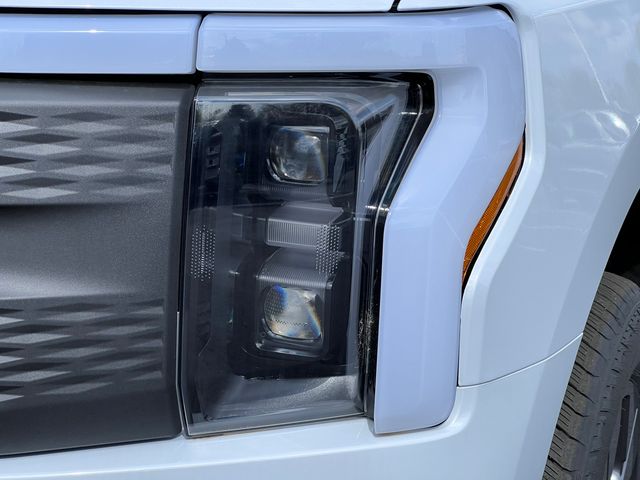 2025 Ford F-150 Lightning Flash - Photo 41