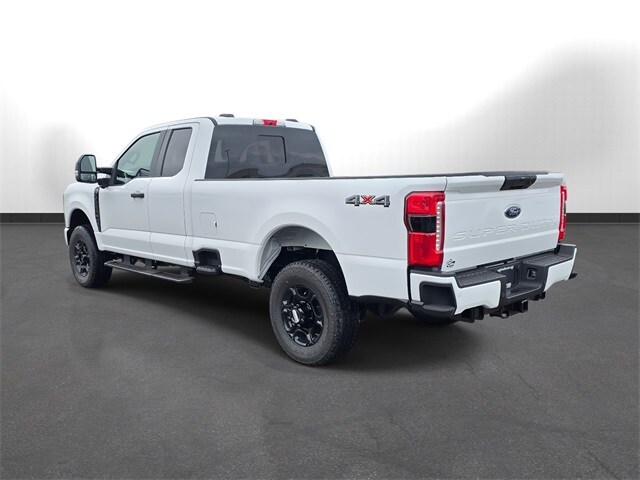 2025 Ford F-350 XL photo 3