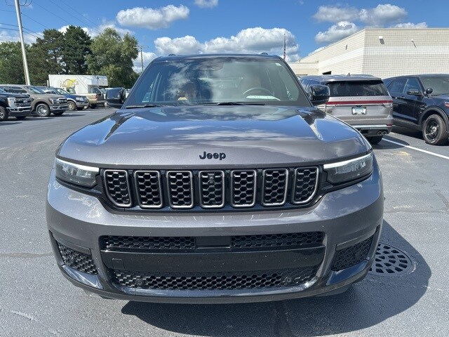 2024 Jeep Grand Cherokee L Summit photo 2