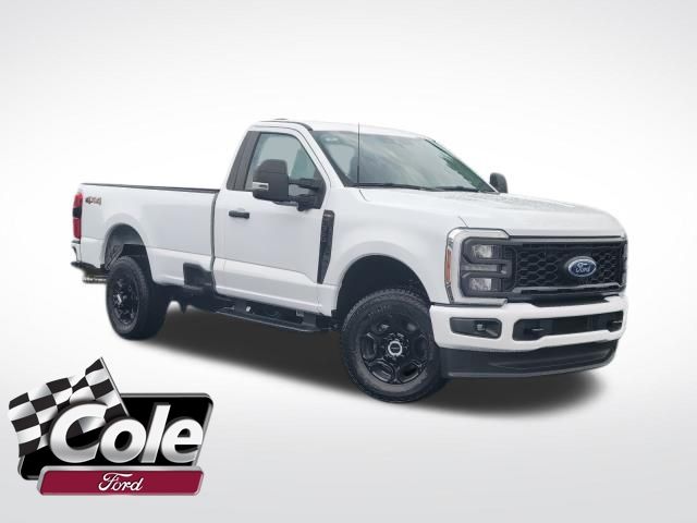 2025 Ford F-350 Super Duty XL's photo