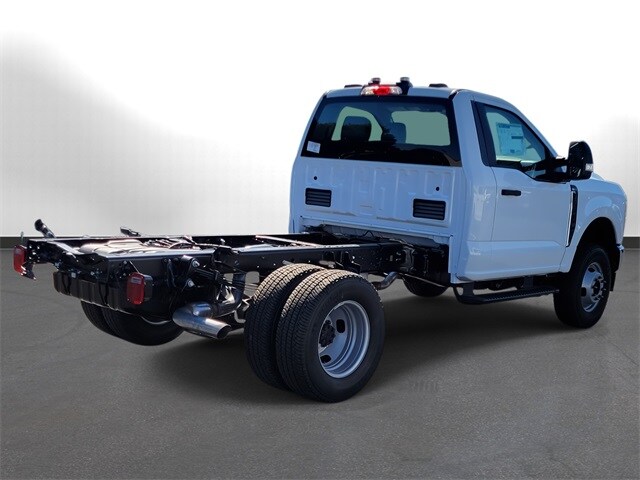 2026 Ford F-350 XL photo 4