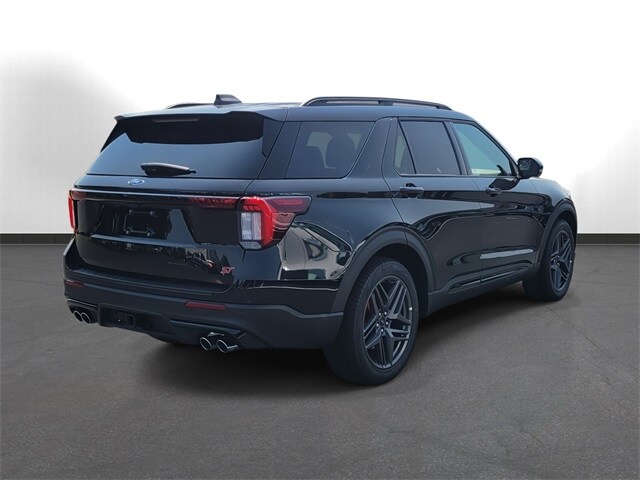 2025 Ford Explorer ST photo 4