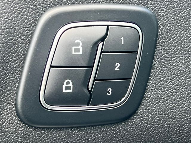 2025 Ford Escape Plug-in hybrid PHEV - Photo 17