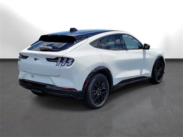 2025 Ford Mustang Mach-E Premium photo 4