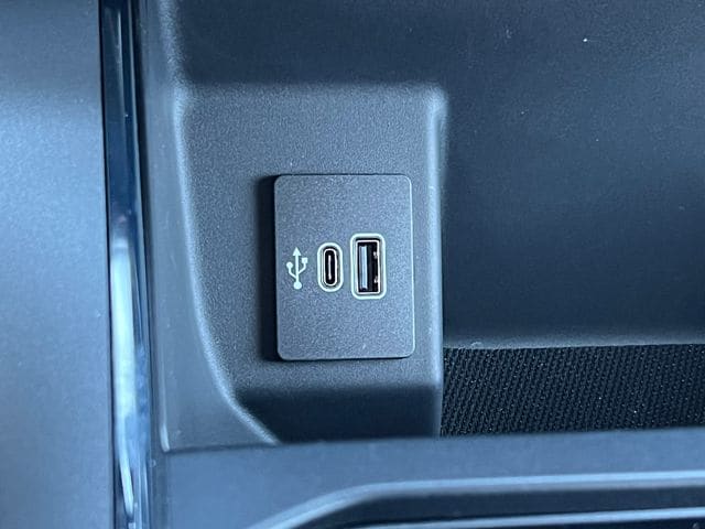 2025 Ford F-150 Lightning Flash - Photo 33