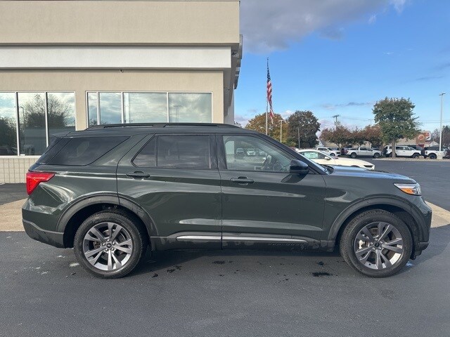 2022 Ford Explorer XLT photo 3