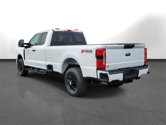 2025 Ford F-350 XL photo 3