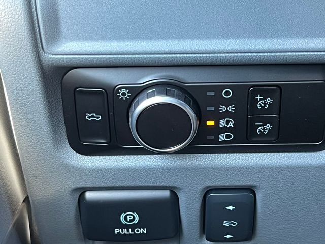 2025 Ford F-150 Lightning Flash - Photo 21