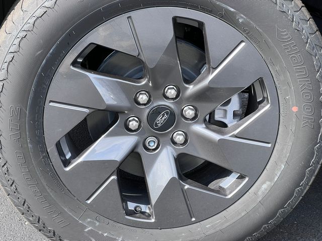 2025 Ford F-150 Lightning Flash - Photo 6