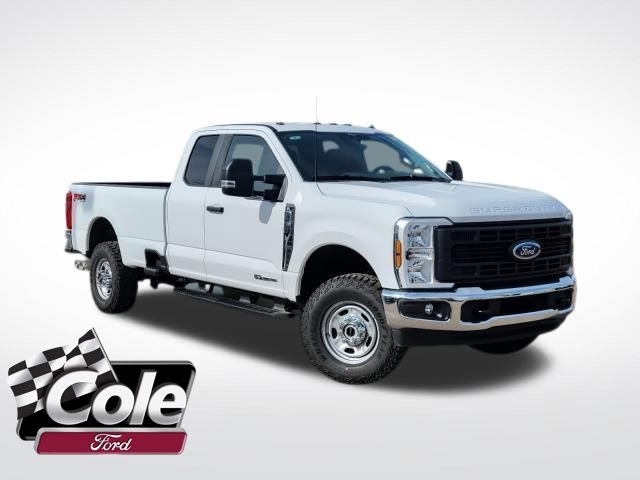 2025 Ford F-250 Super Duty XL's photo