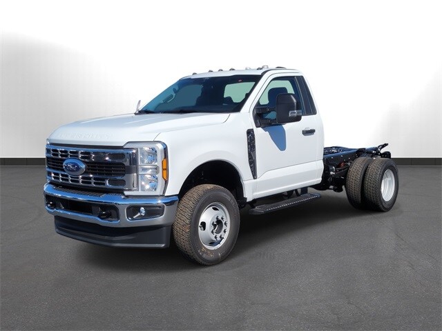 2026 Ford F-350 XL photo 2