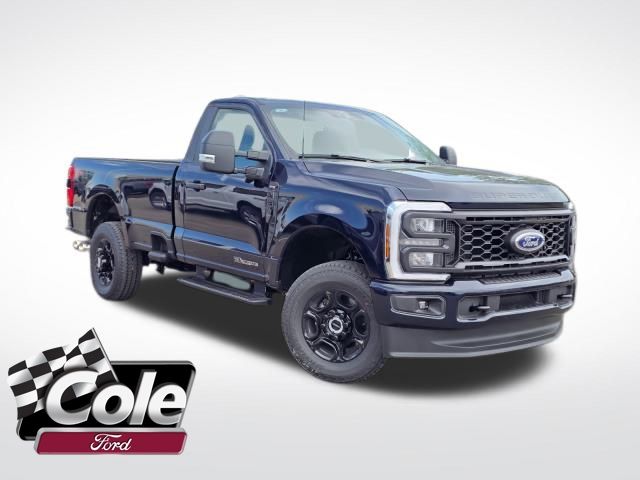 2025 Ford F-250 Super Duty XL's photo