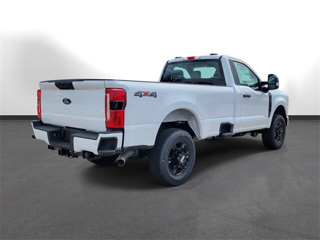 2025 Ford F-350 photo 4