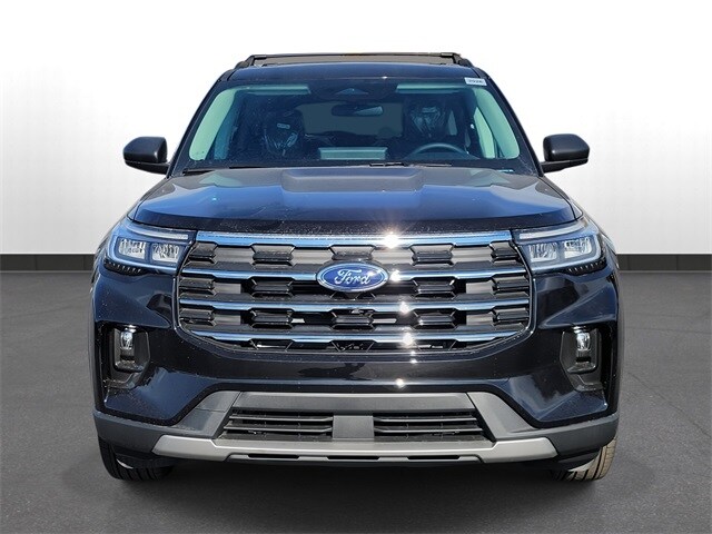 2026 Ford Explorer photo 2