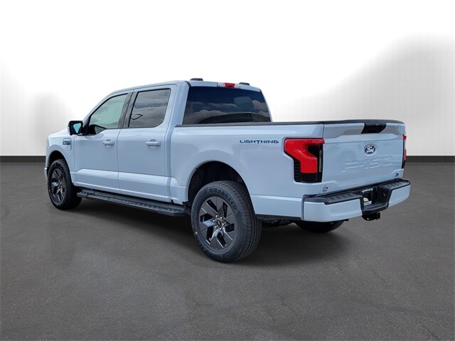 2025 Ford F-150 Lightning photo 3