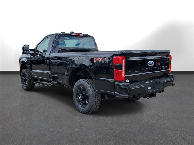 2025 Ford F-250 photo 3