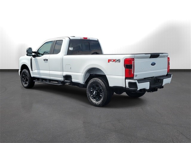 2025 Ford F-350 XL photo 3