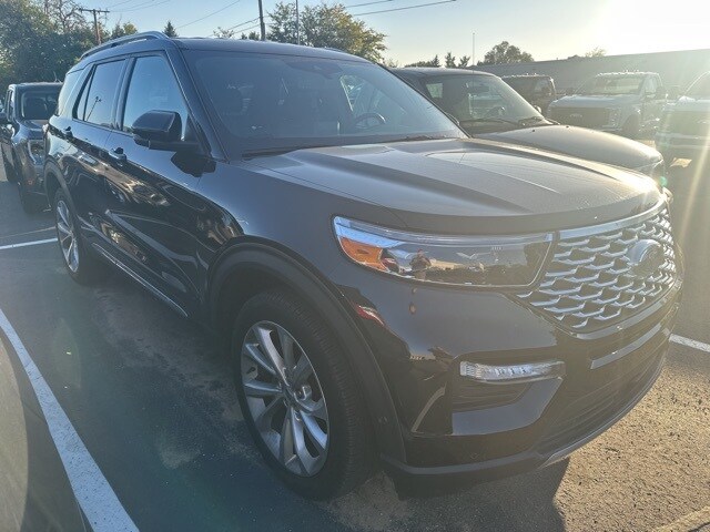 2022 Ford Explorer Platinum photo 3