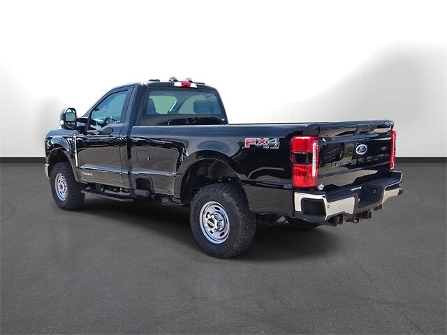 2025 Ford F-250 photo 3