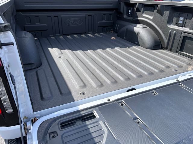2025 Ford F-150 Lightning Flash - Photo 10