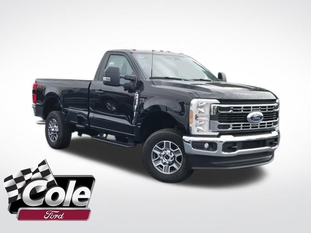 2025 Ford F-350 Super Duty XLT's photo