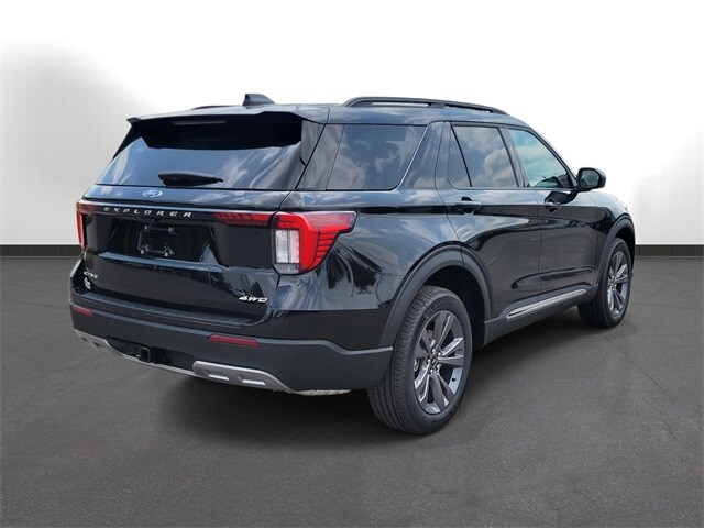 2025 Ford Explorer photo 4