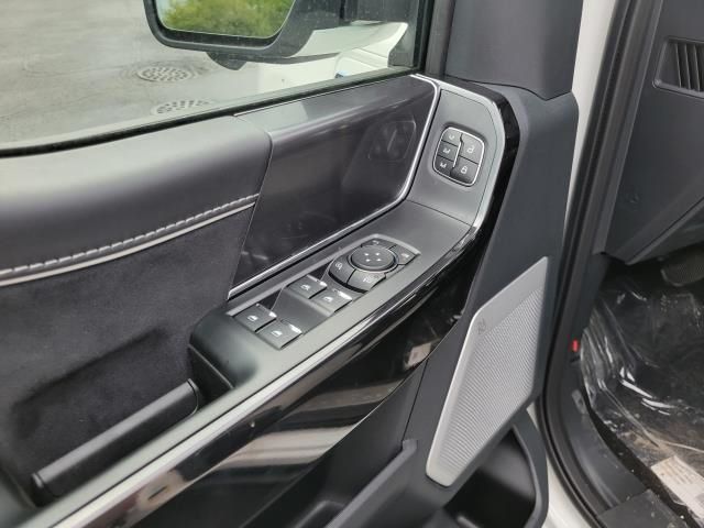 2025 Ford F-150 Lightning Platinum - Photo 21
