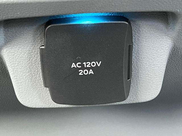 2025 Ford F-150 Lightning Flash - Photo 37
