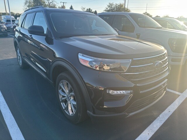 2022 Ford Explorer XLT photo 3